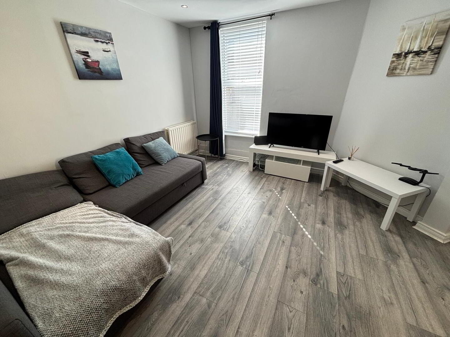 Unit 2, 2 Dunluce Street 3 of 7