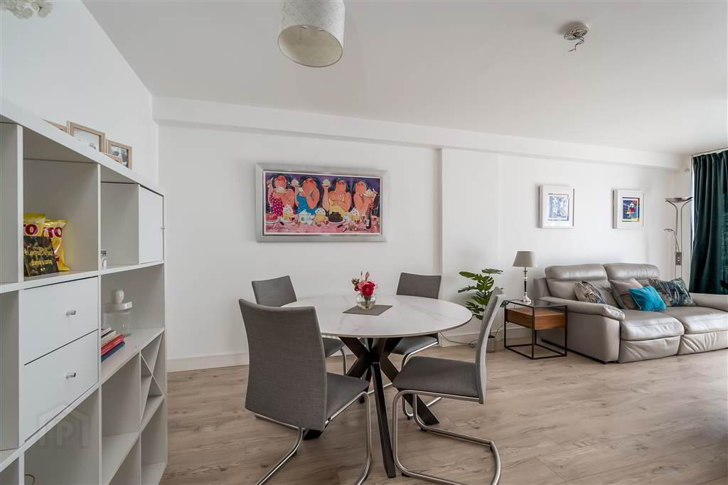 Apt 30 Victoria Place, 20 Wellwood Street 7 of 13