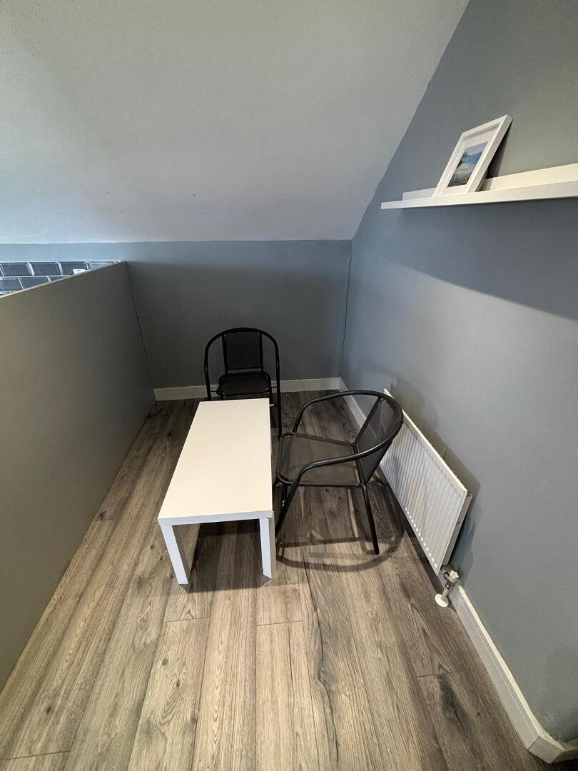 Unit 4, 2 Dunluce Street 3 of 10