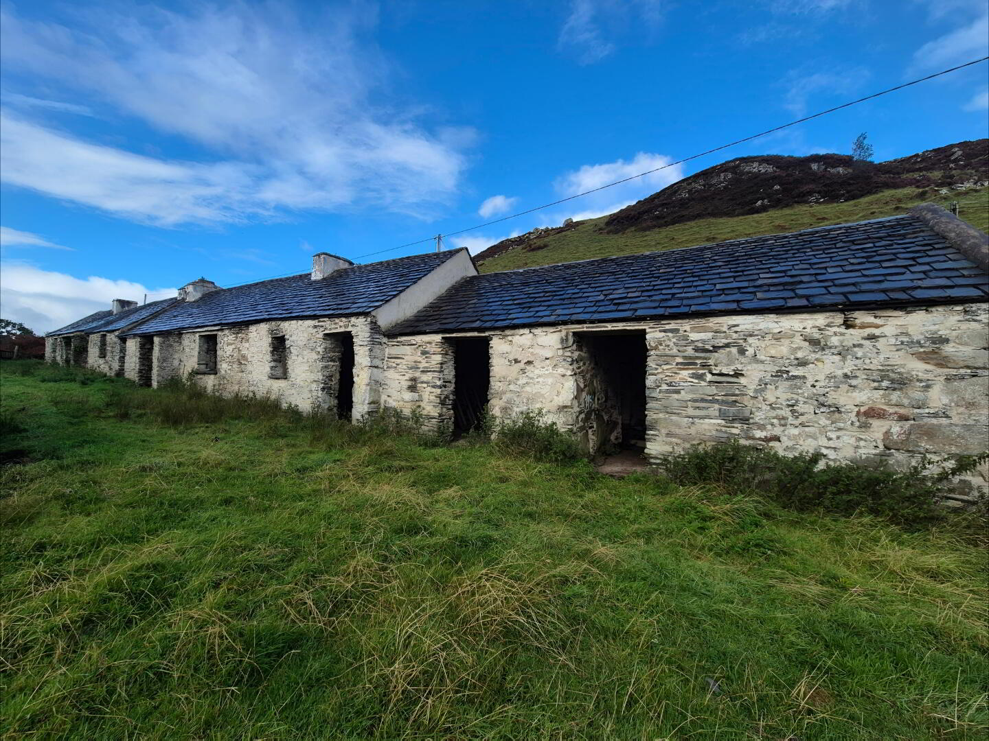 C. 3.49 Acres With Cottages And Site, Roshine 1 of 11