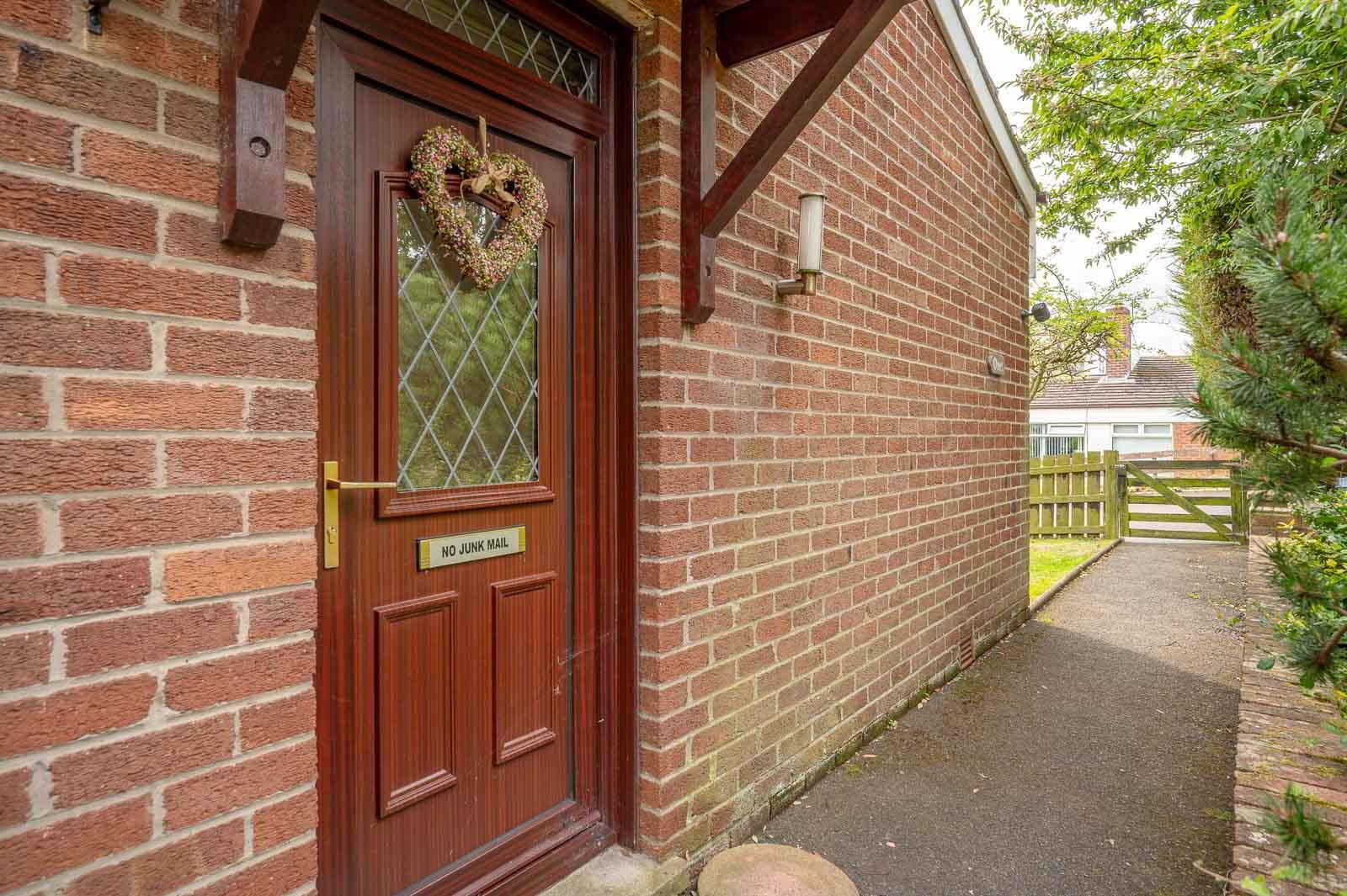 1 Rostrevor Close 3 of 23
