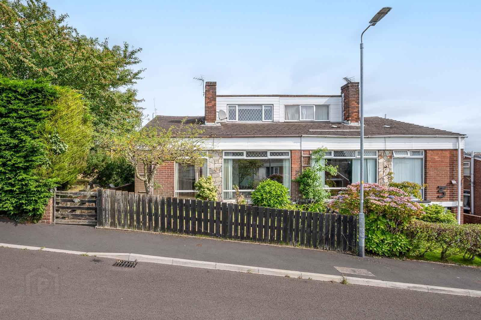 1 Rostrevor Close 1 of 23