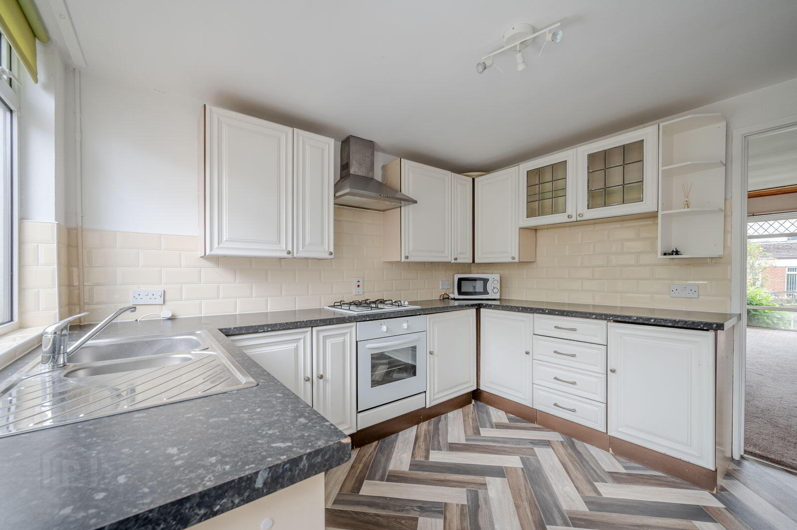 1 Rostrevor Close 9 of 23