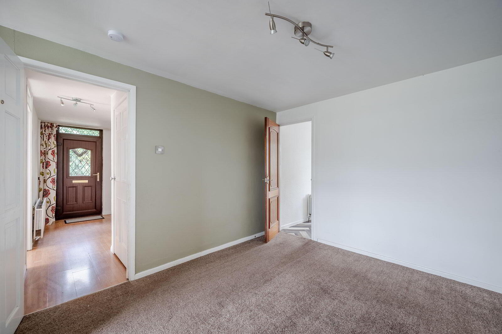 1 Rostrevor Close 7 of 23