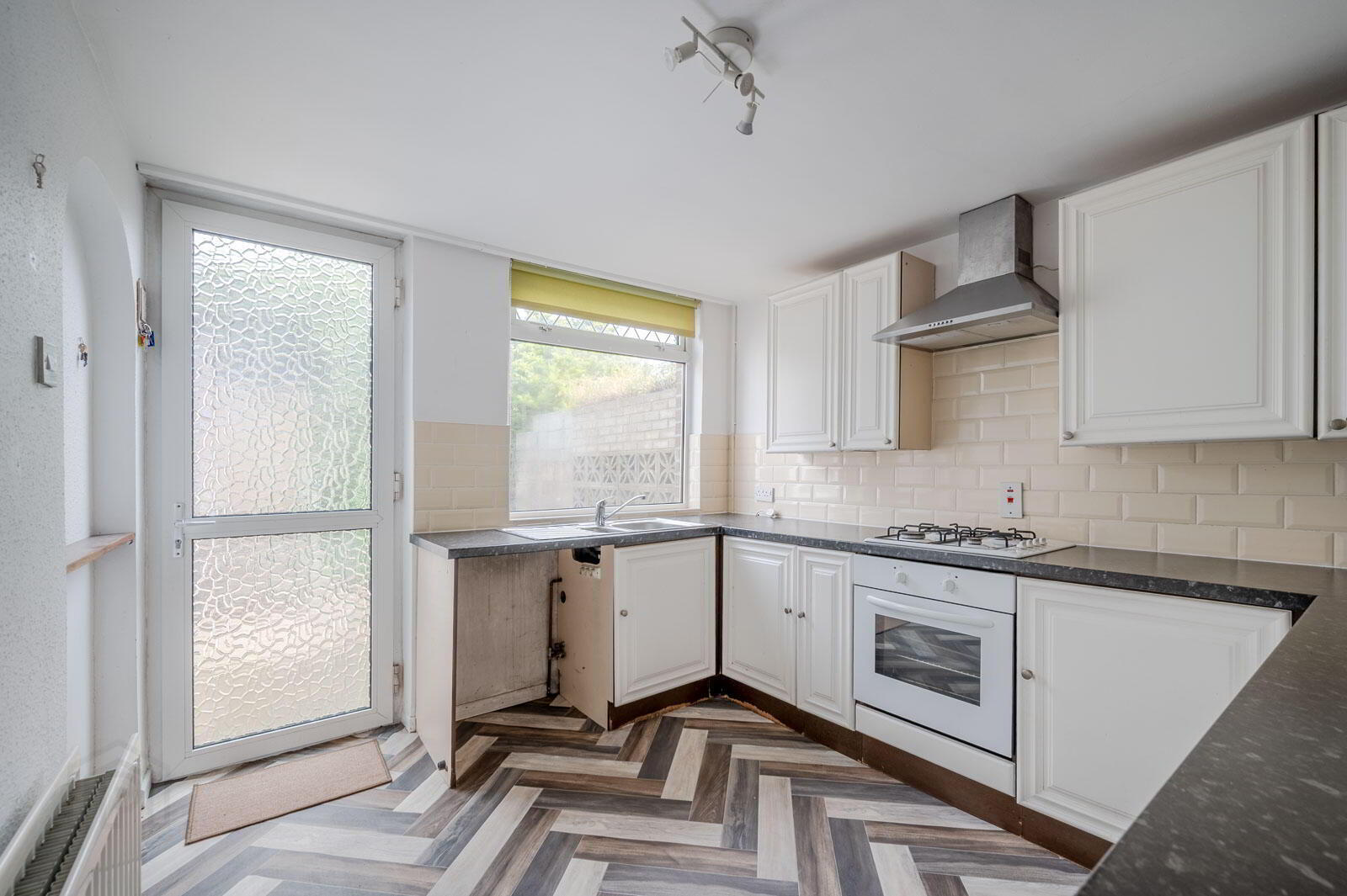 1 Rostrevor Close 8 of 23