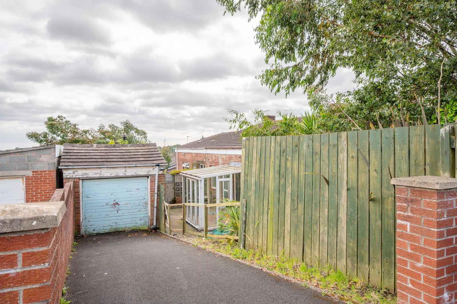 1 Rostrevor Close 21 of 23