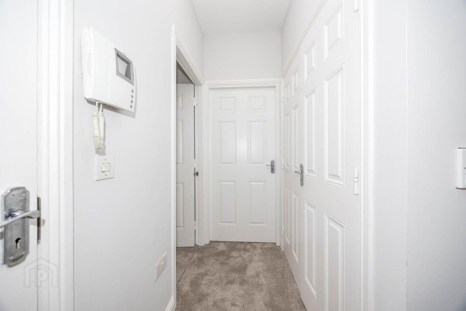 16 Seagrave Square 2 of 18