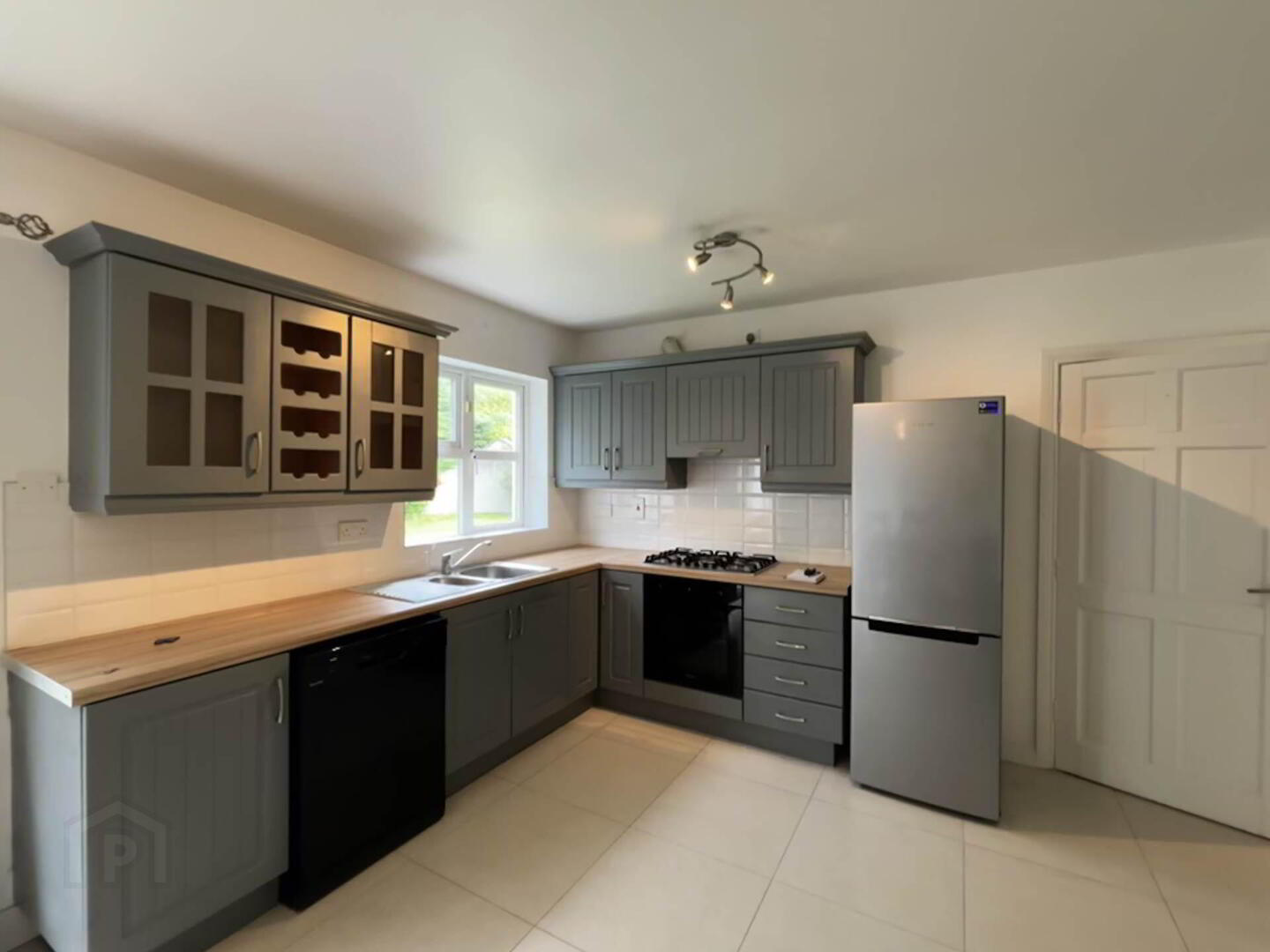 31 Castlemara 6 of 19