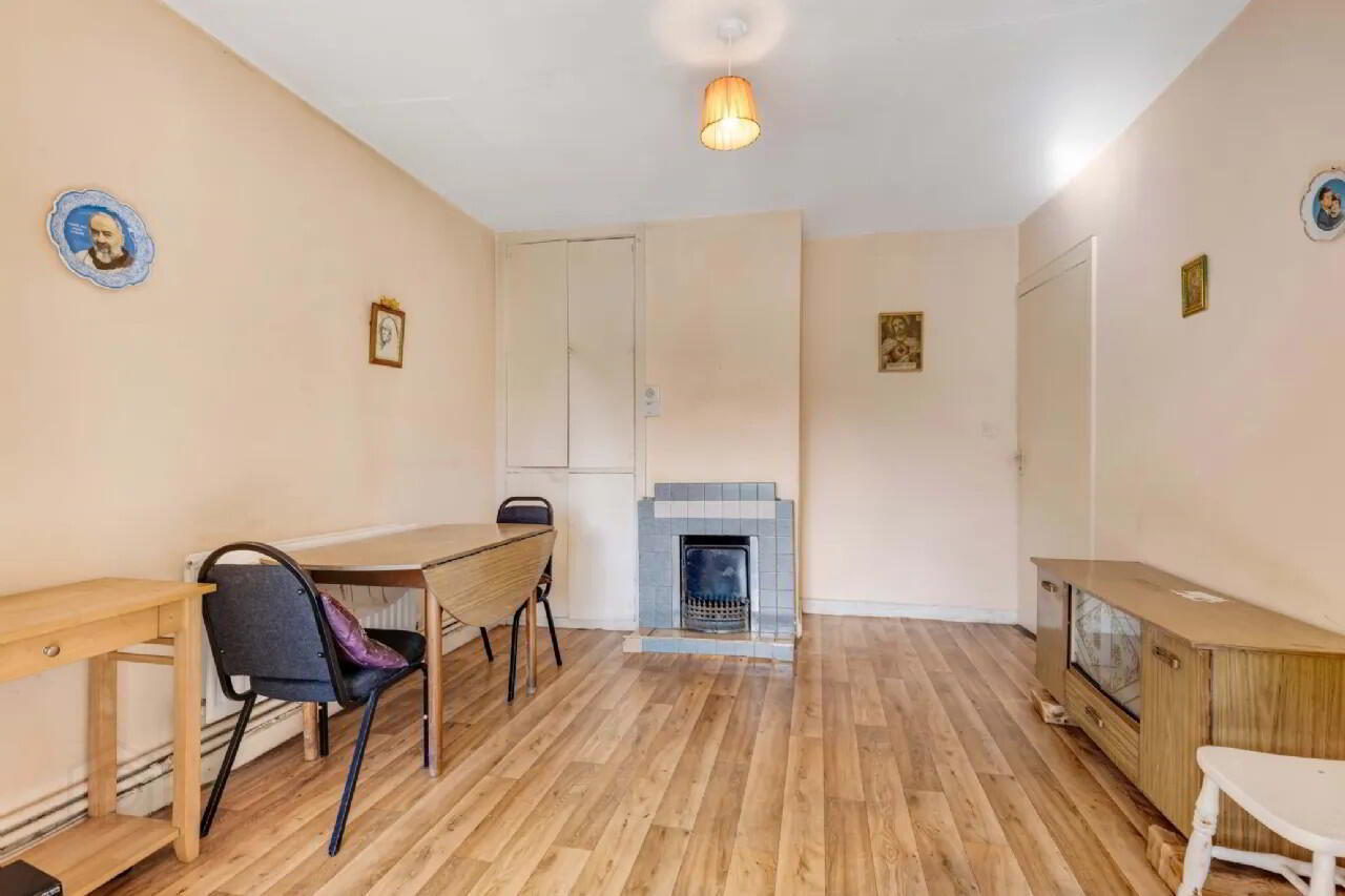 Summerhill Road 5 of 13