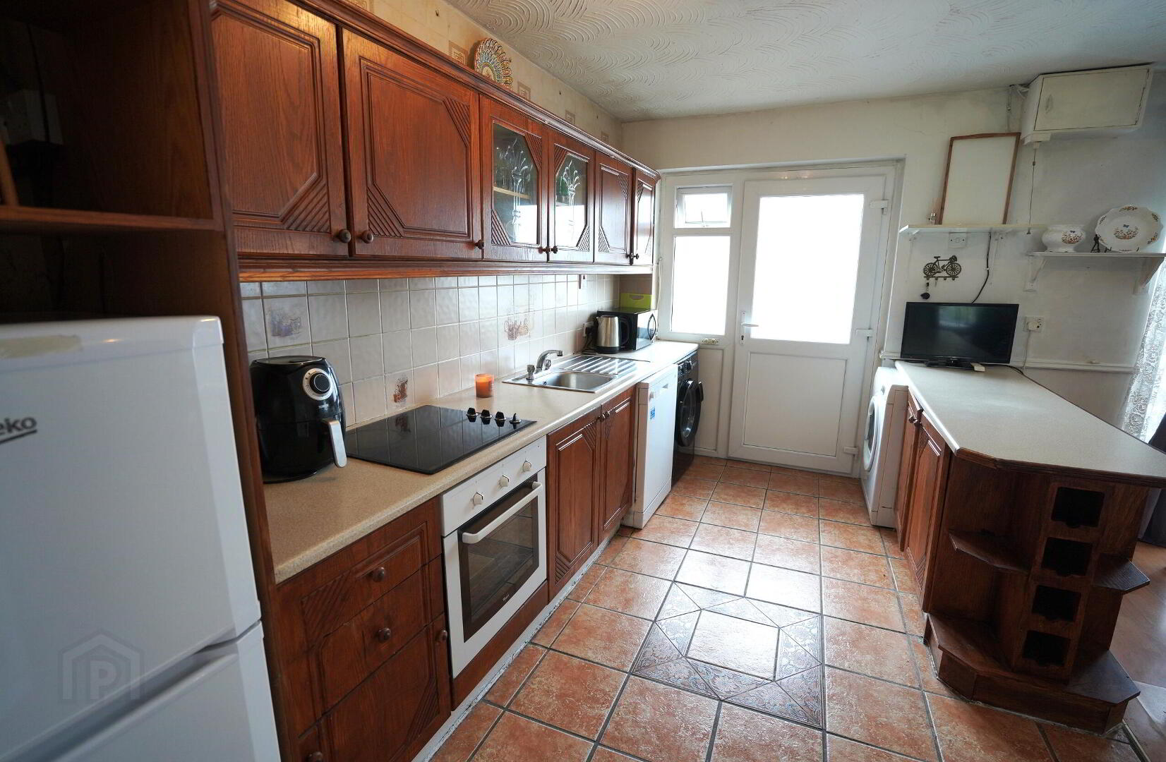 Rose Cottage, 59 Tradaree Court 8 of 29