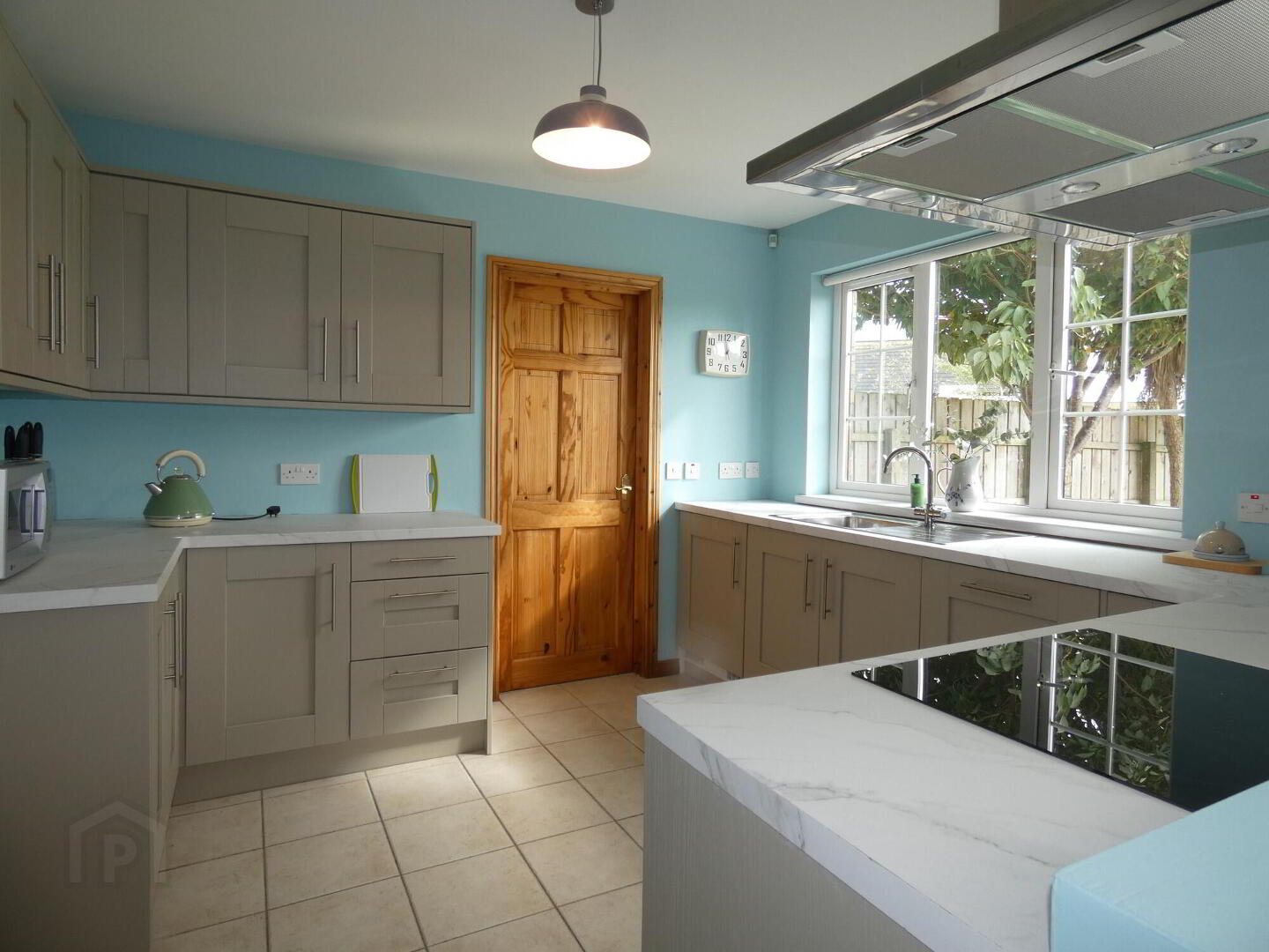 14 Cromlech Court 7 of 17
