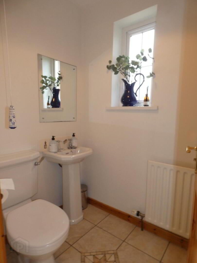 14 Cromlech Court 5 of 17
