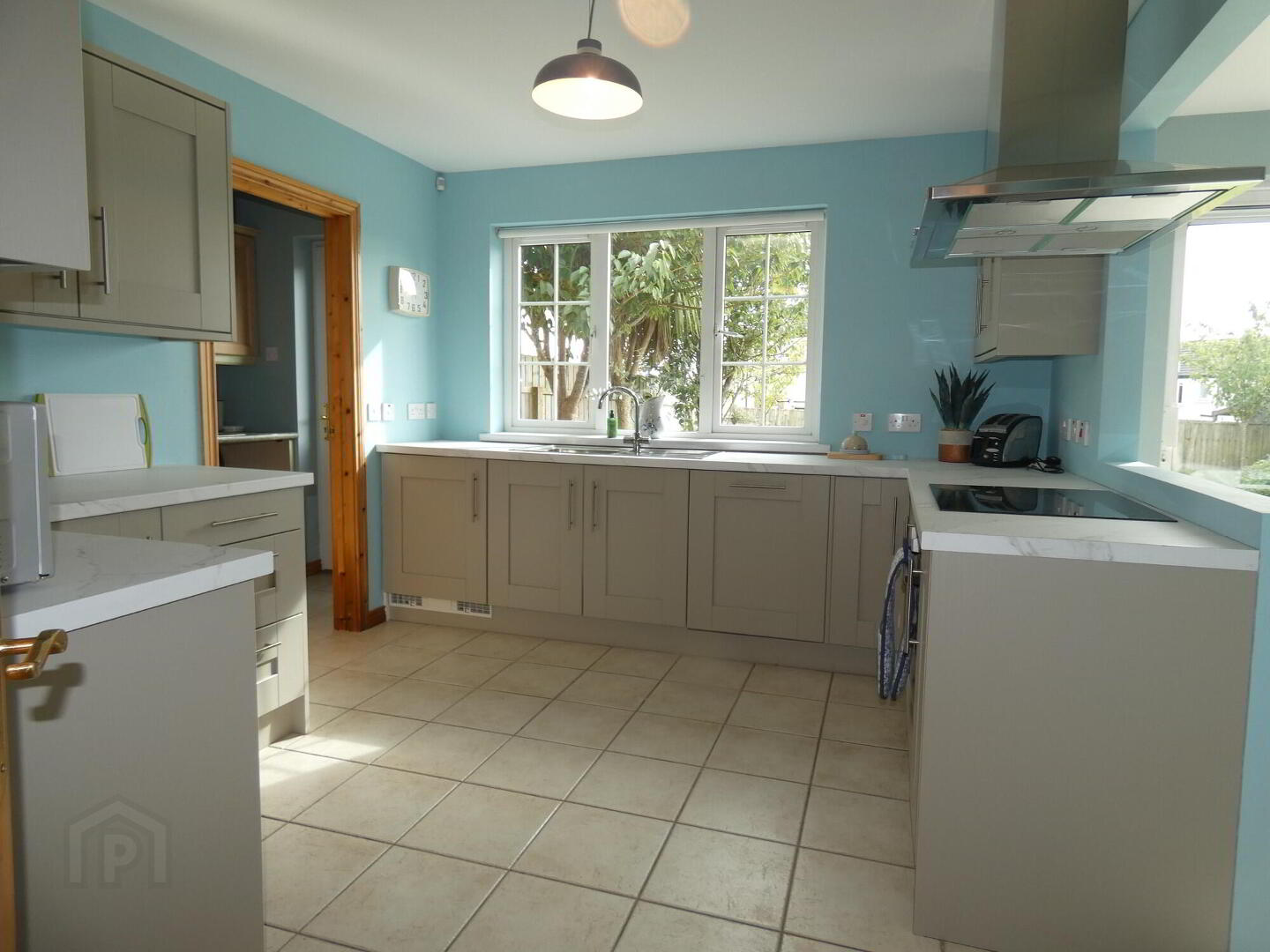 14 Cromlech Court 6 of 17
