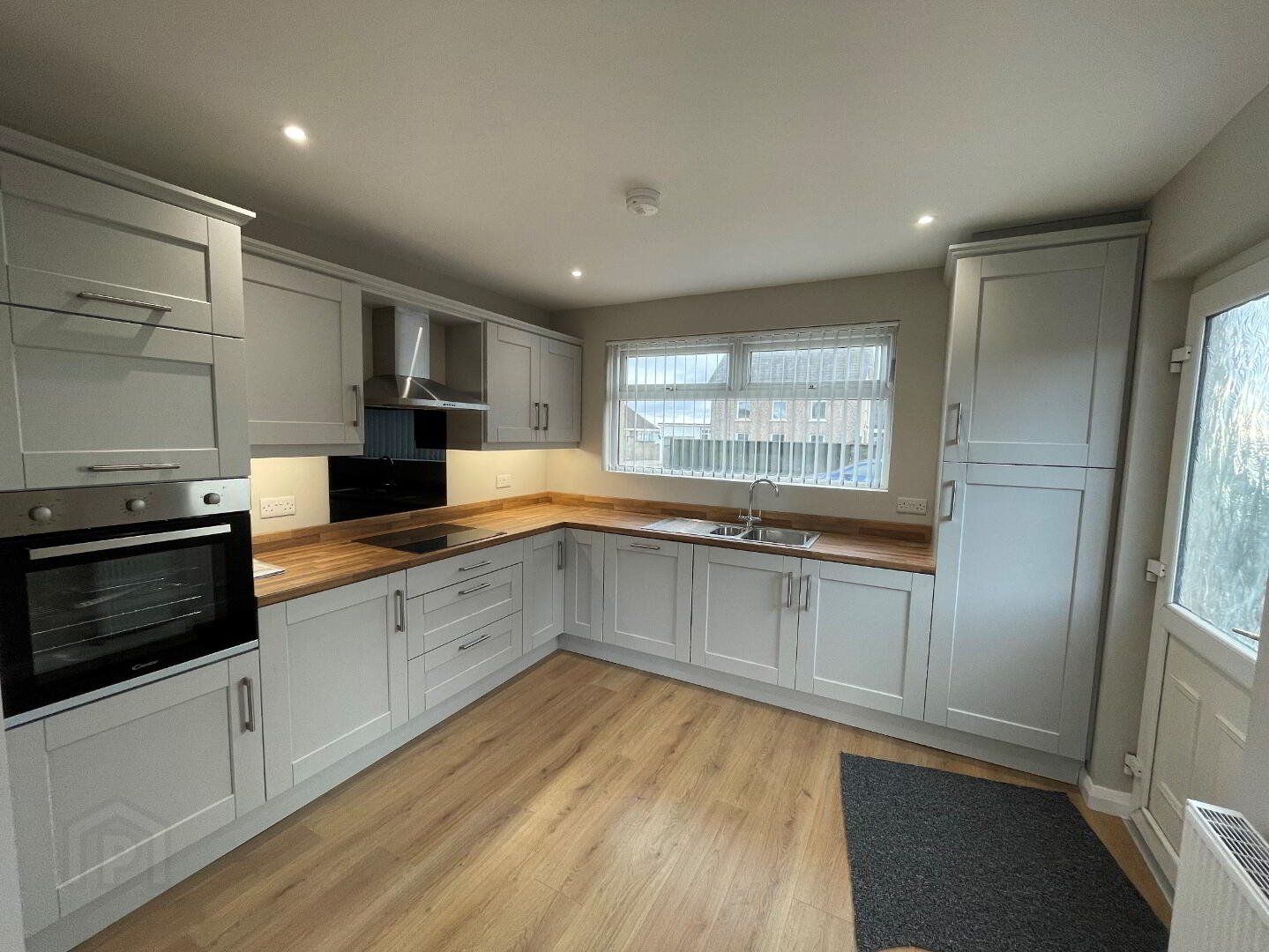 85a Belfast Road 4 of 26