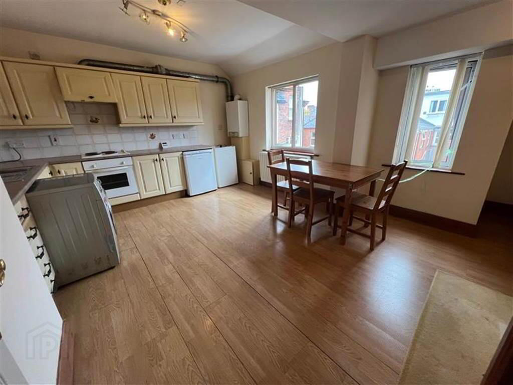 Apt6, 89 Eglantine Avenue 3 of 7
