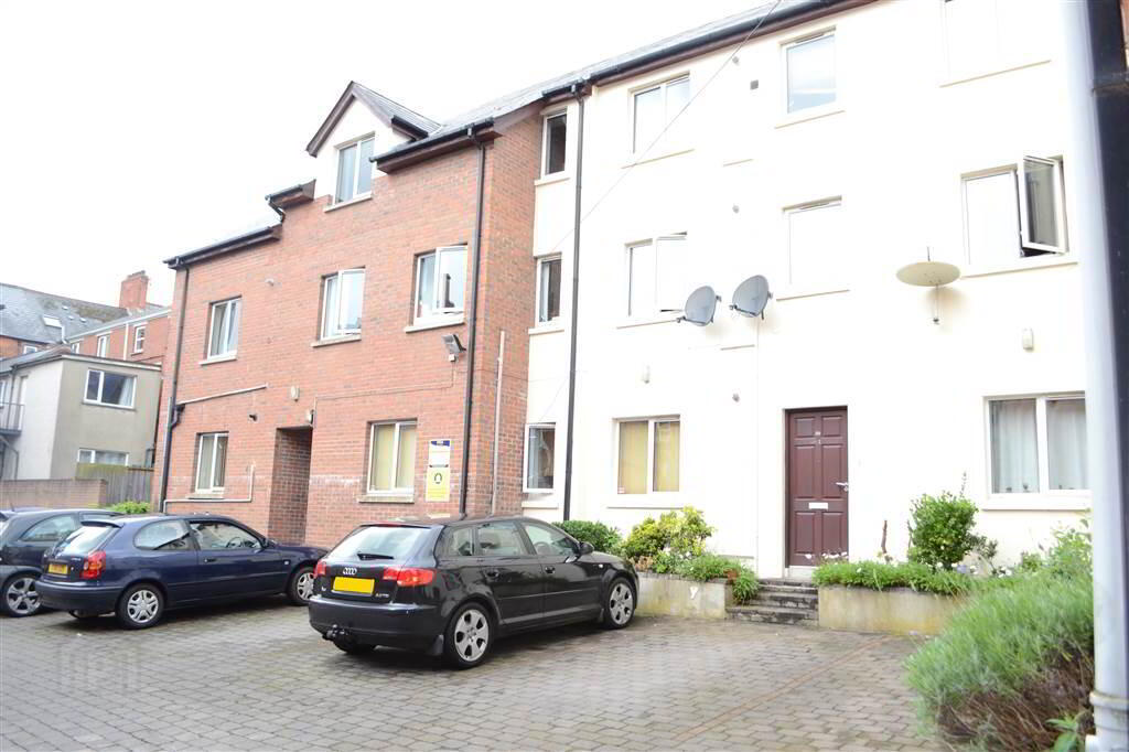 Apt6, 89 Eglantine Avenue 1 of 7