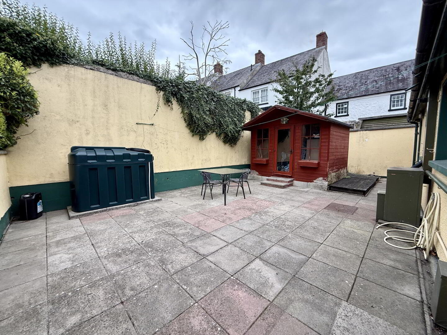 2 Castle Court 22 of 23