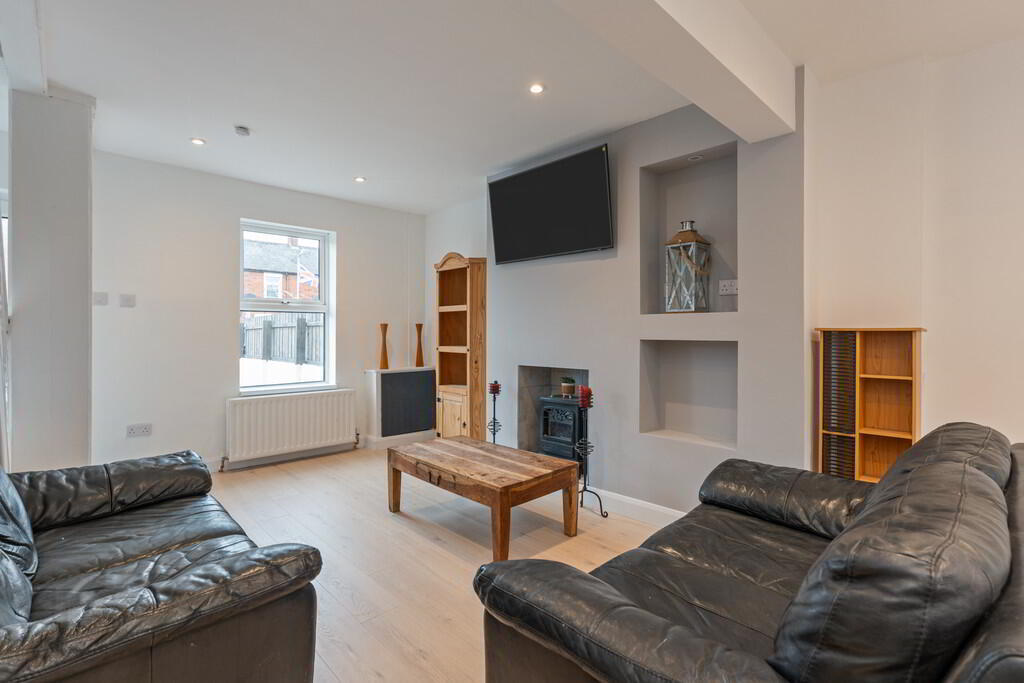 27 Parkgate Gardens 3 of 15