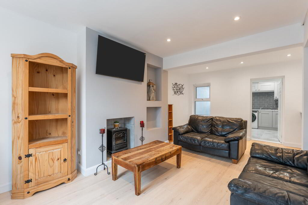 27 Parkgate Gardens 5 of 15