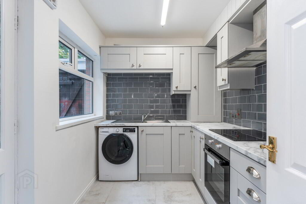27 Parkgate Gardens 7 of 15
