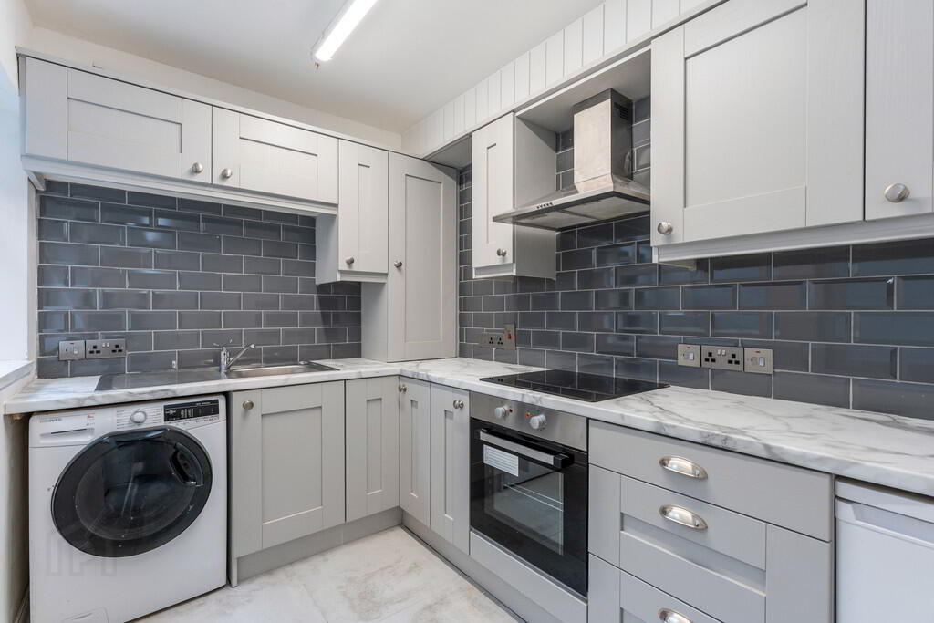 27 Parkgate Gardens 8 of 15