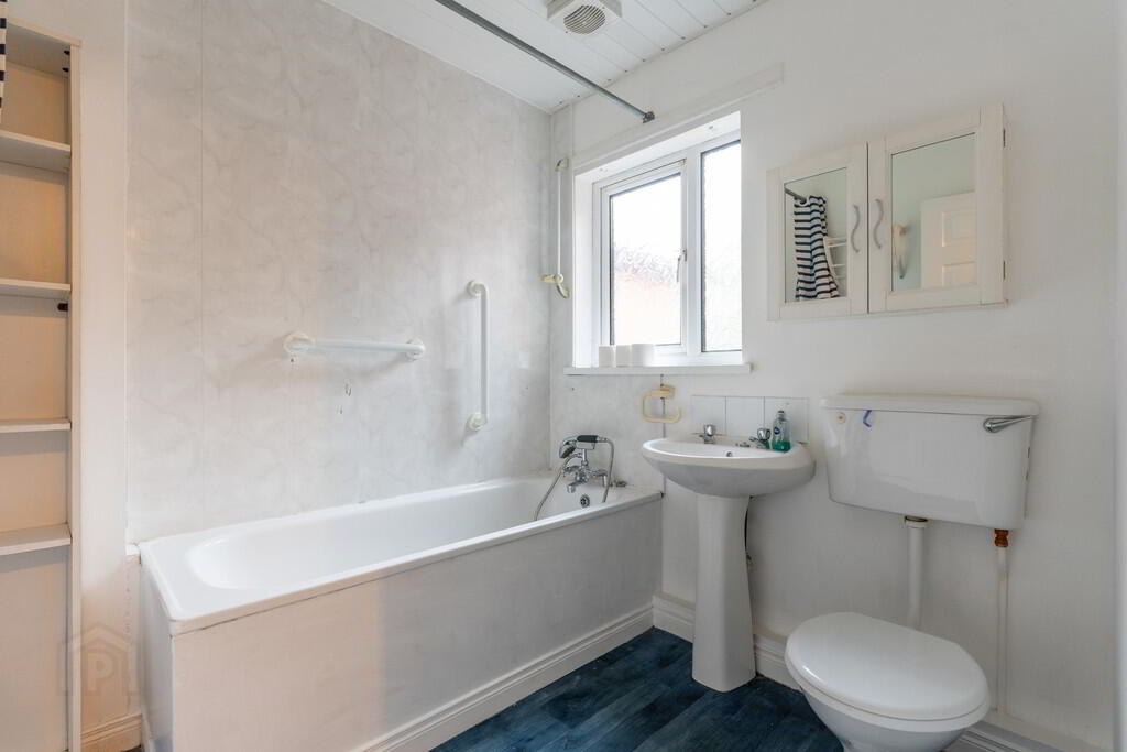 27 Parkgate Gardens 9 of 15