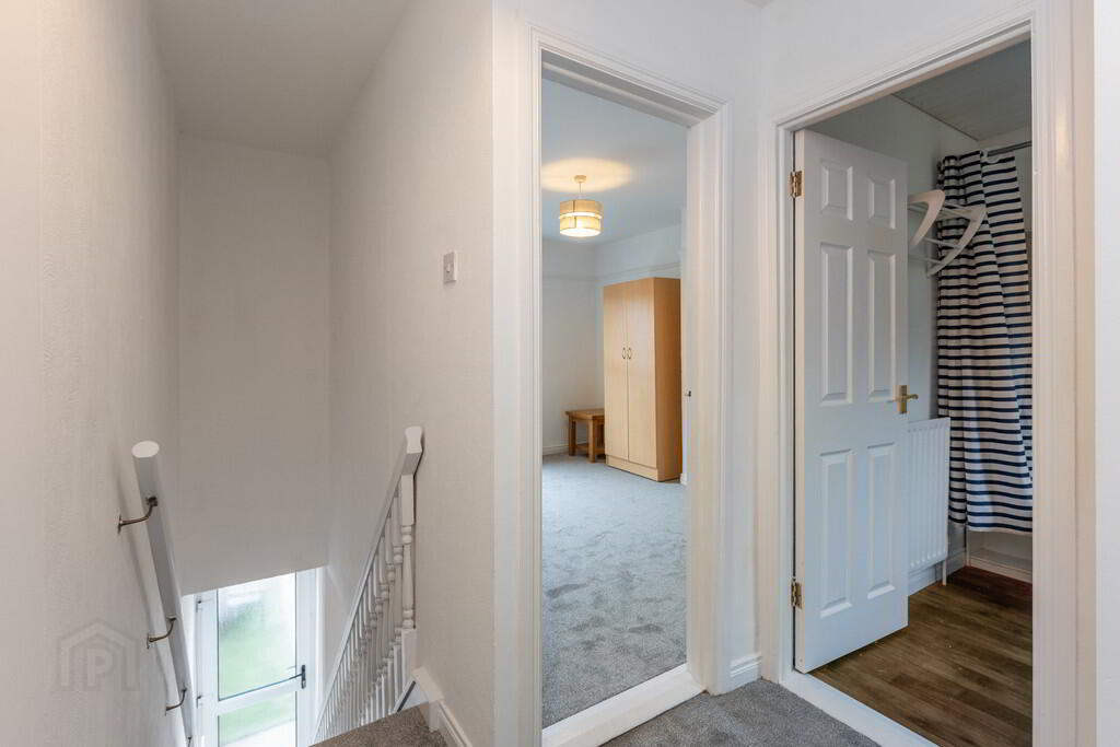 27 Parkgate Gardens 10 of 15