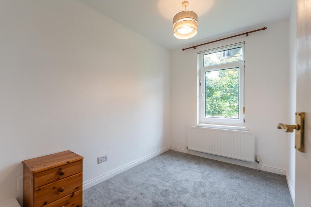 27 Parkgate Gardens 13 of 15