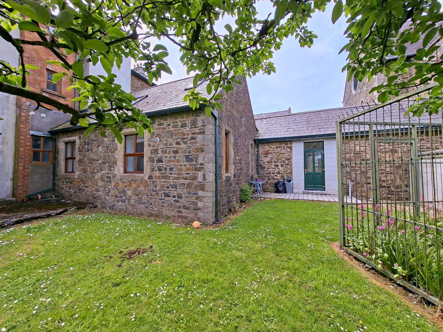 46 Priory Court 6 of 20