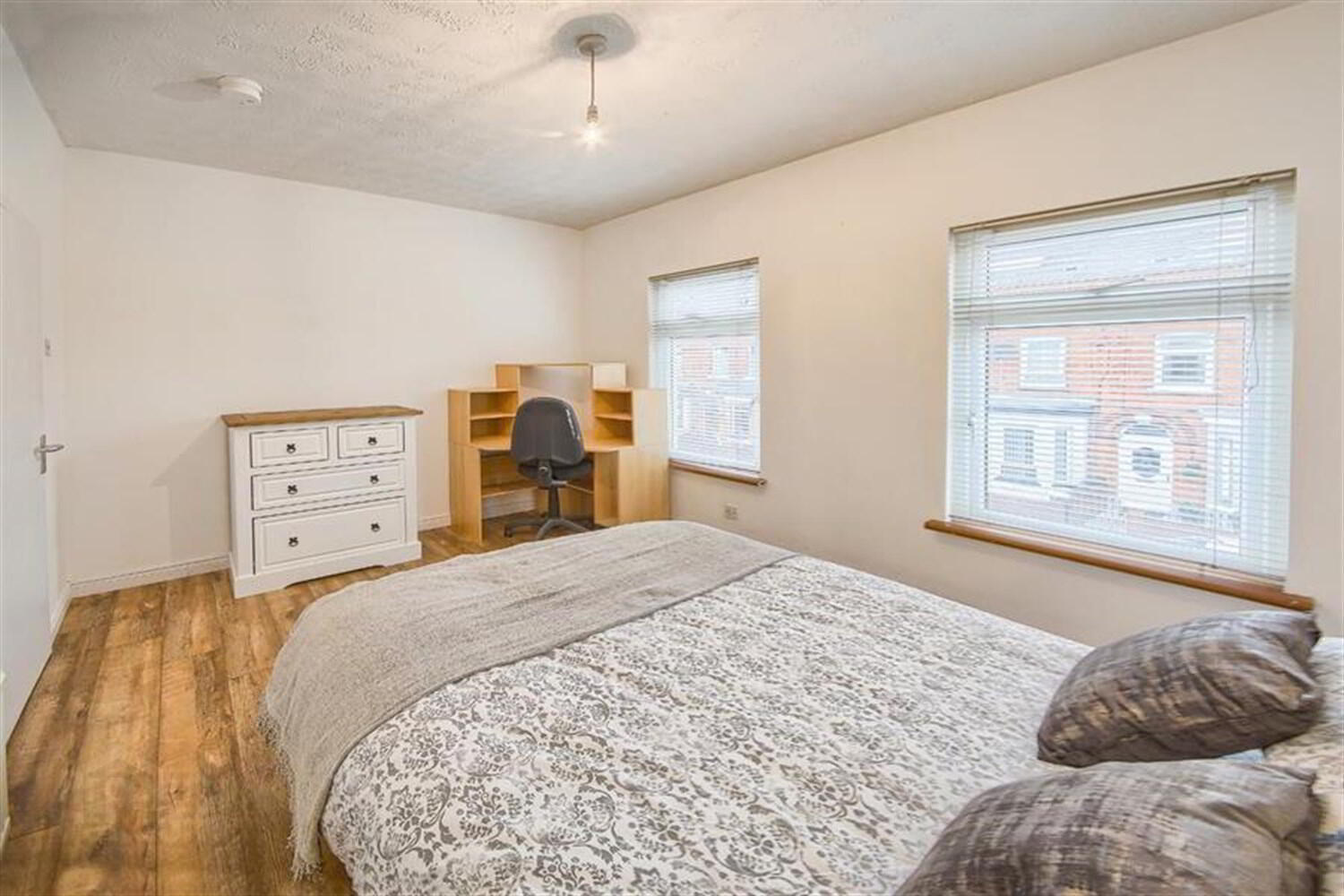 Room 3, 33 Farnham Street 3 of 6