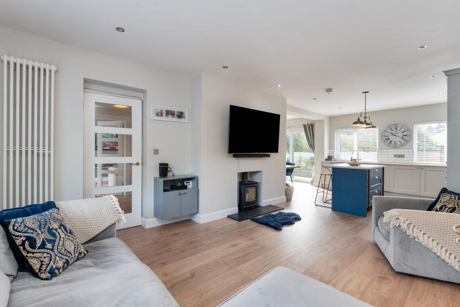 12 Invergarry Avenue 17 of 40