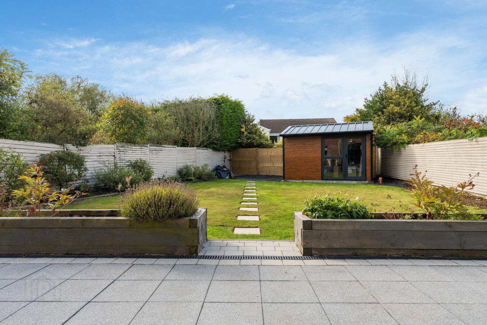 12 Invergarry Avenue 33 of 40