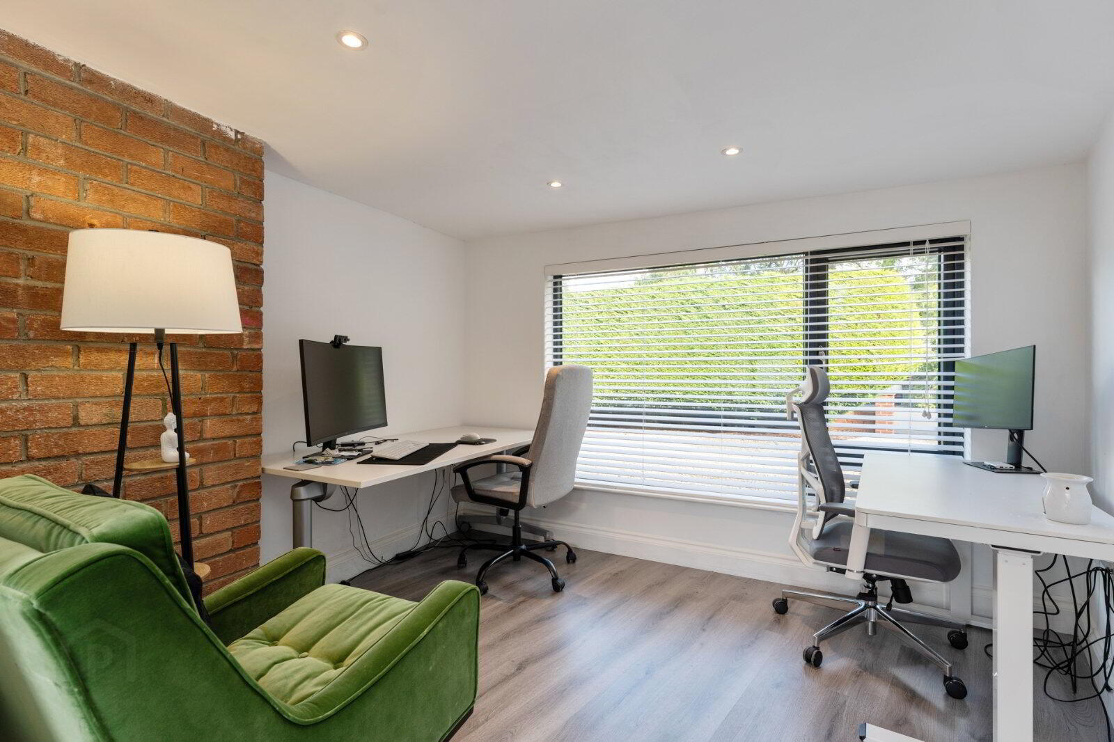 12 Invergarry Avenue 31 of 40