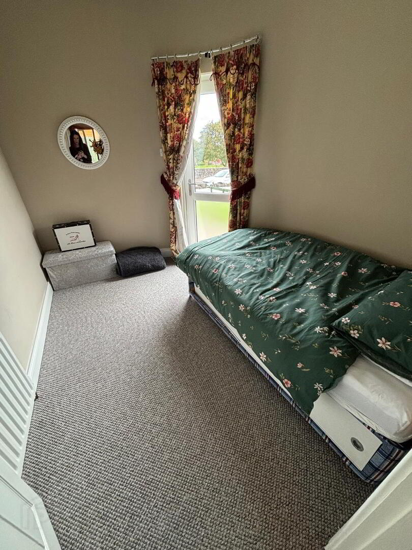 3 Meadowlands Court 6 of 14