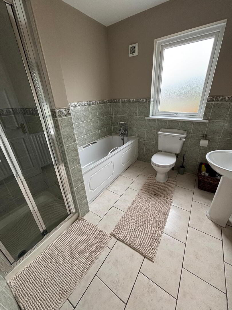 3 Meadowlands Court 8 of 14