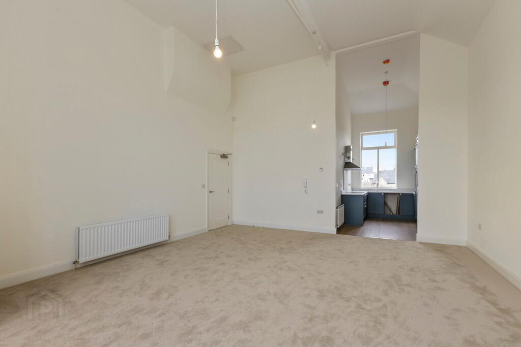 Apartment 6 35 College Green 5 of 13