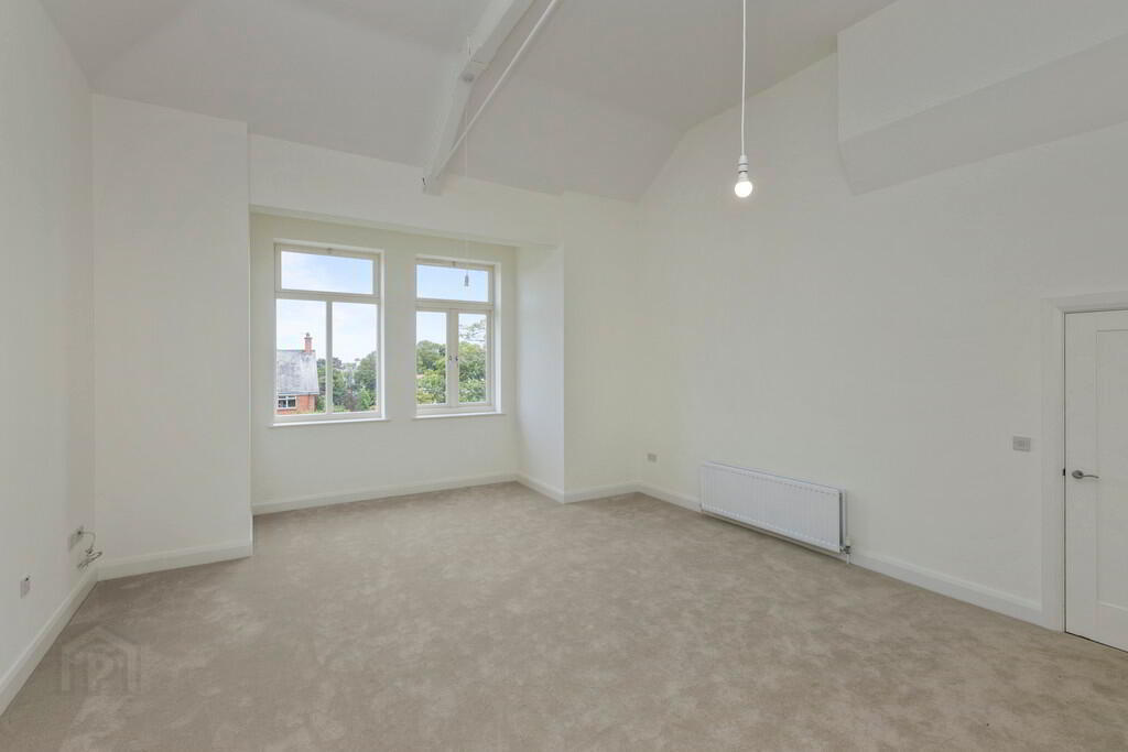 Apartment 6 35 College Green 4 of 13