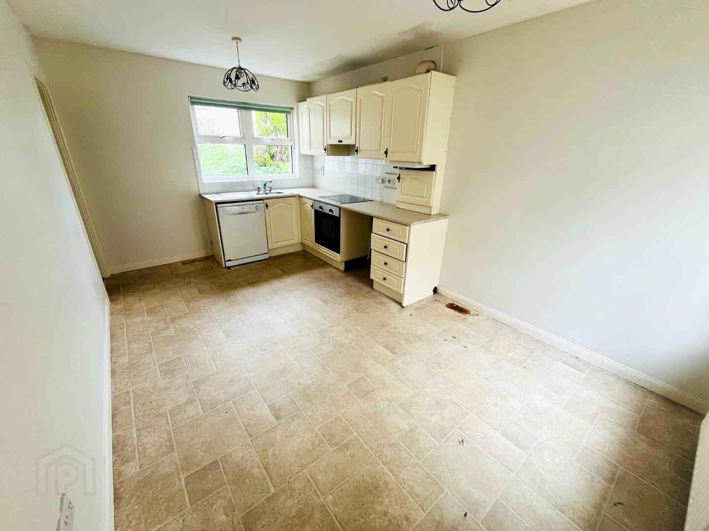 6 Castle View, Castle View Quay 7 of 17