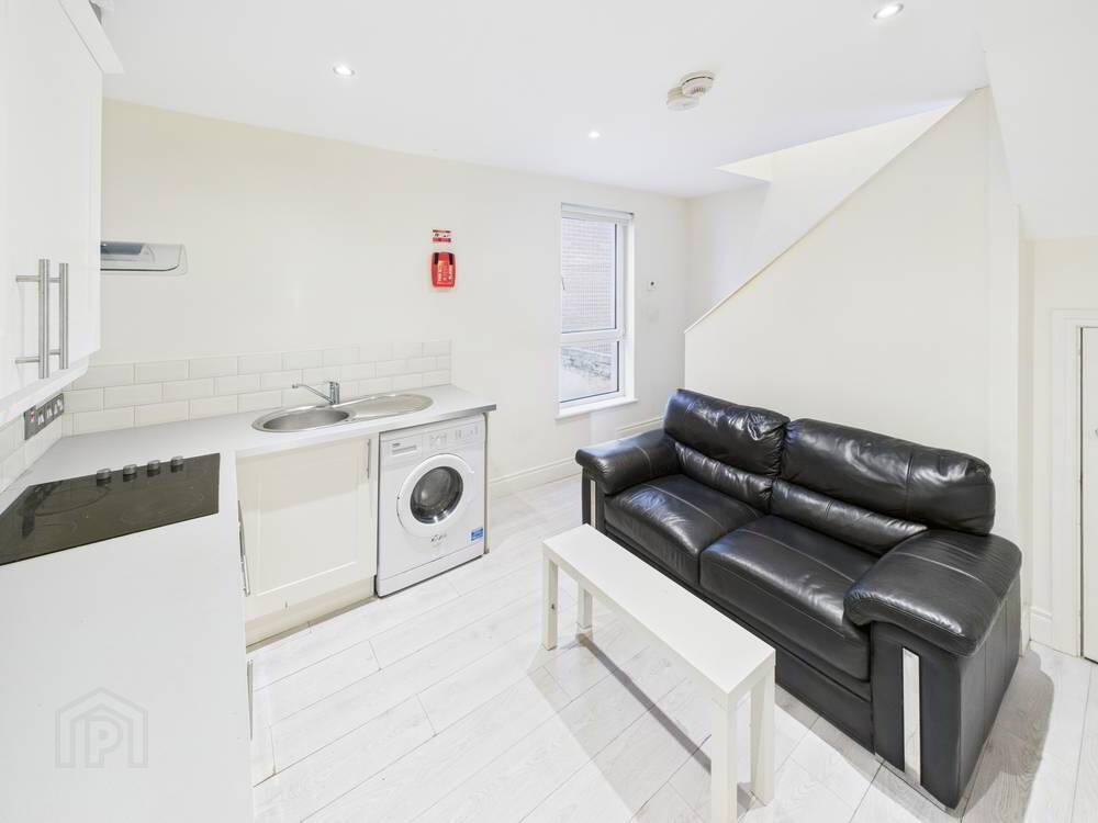 Apartment 2 18 Claremont Street 1 of 6
