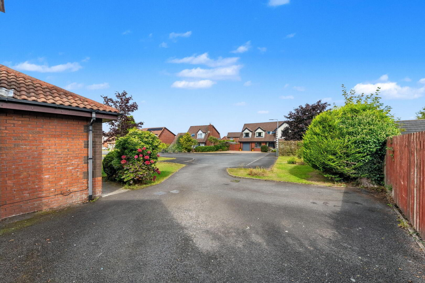 30 Lord Warden's Grange 3 of 17