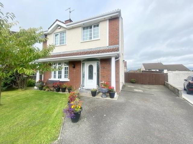 61 Grangemore Park 1 of 19