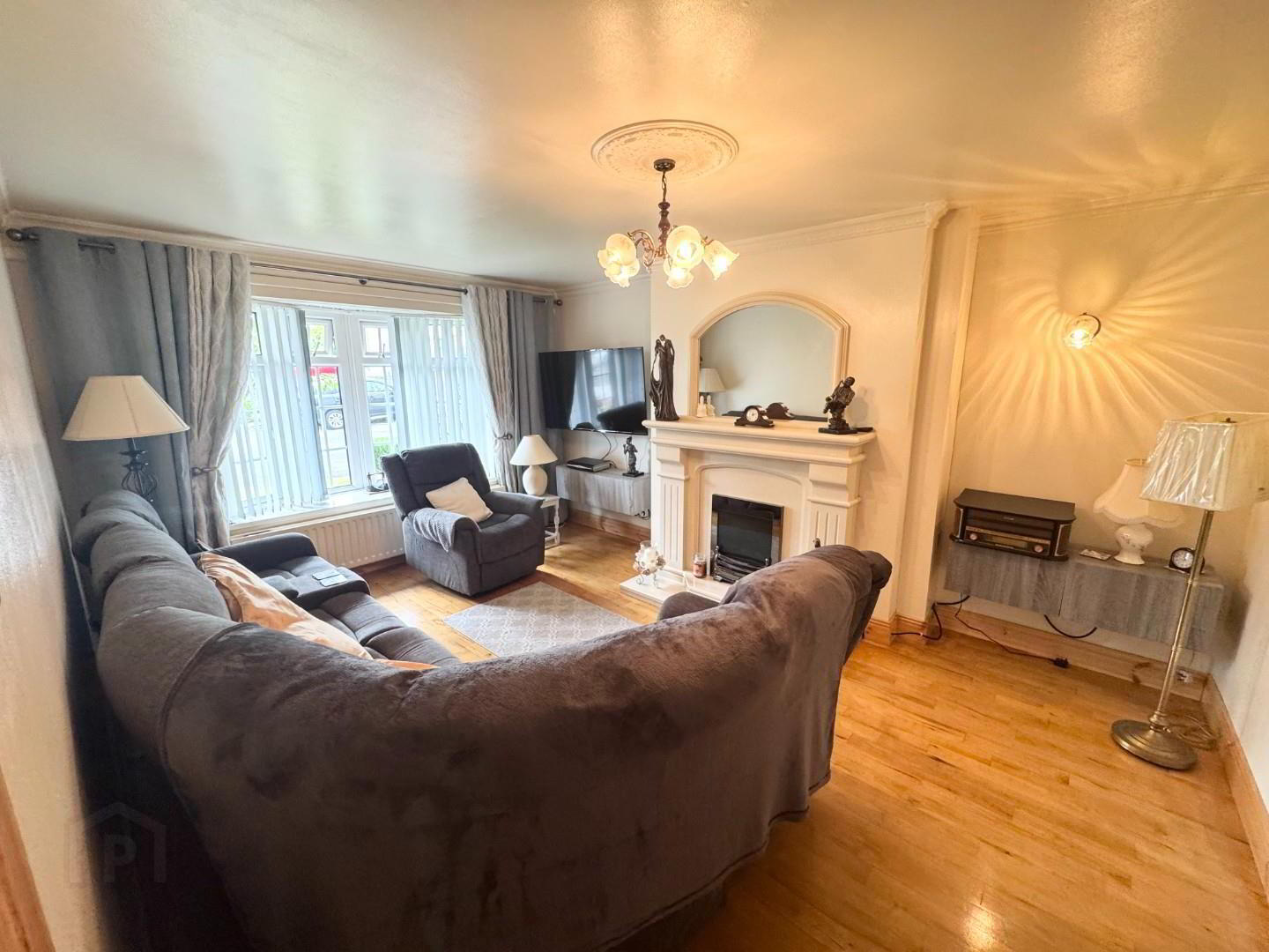61 Grangemore Park 3 of 19