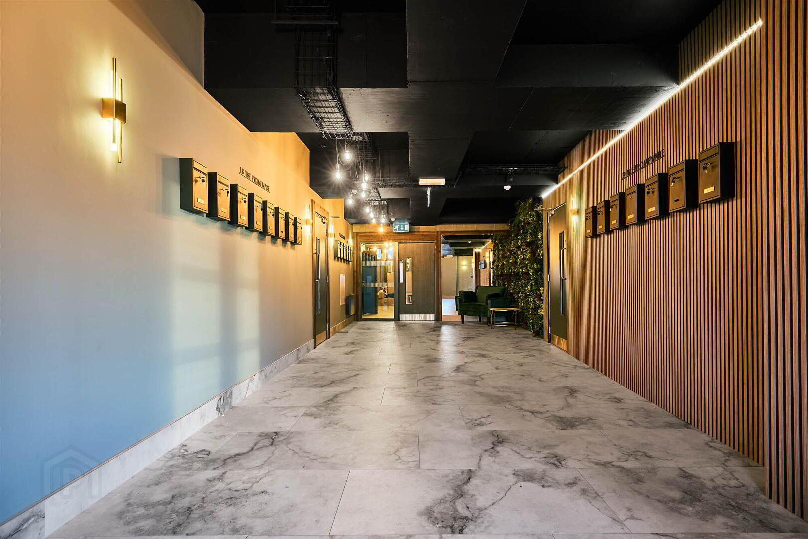 Apartment 1 17 The Promenade 3 of 19
