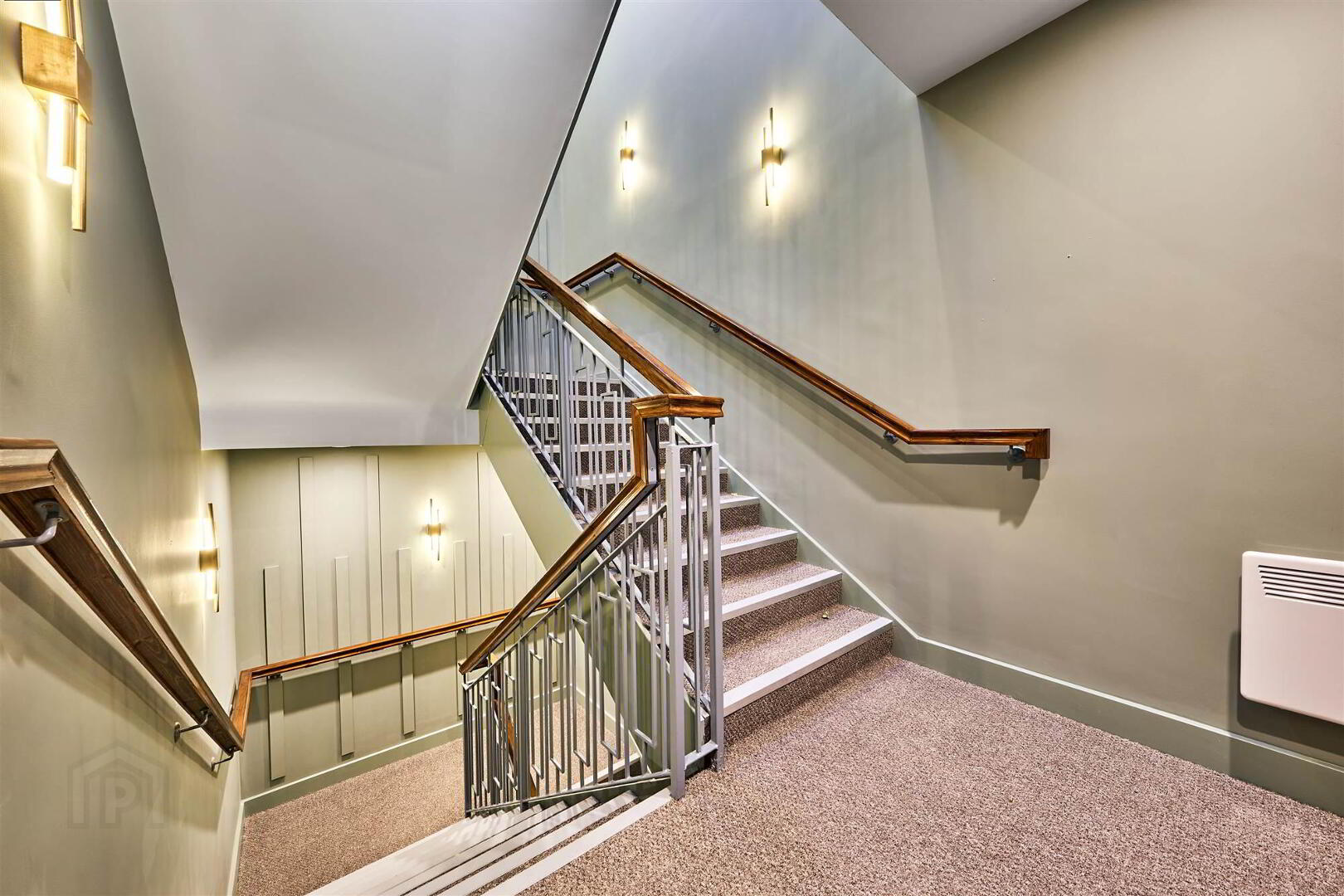 Apartment 1 17 The Promenade 4 of 19