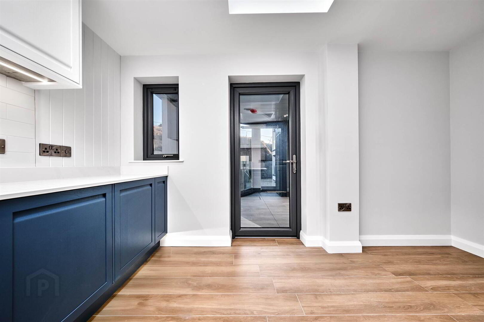 Apartment 3 17 The Promenade 7 of 18