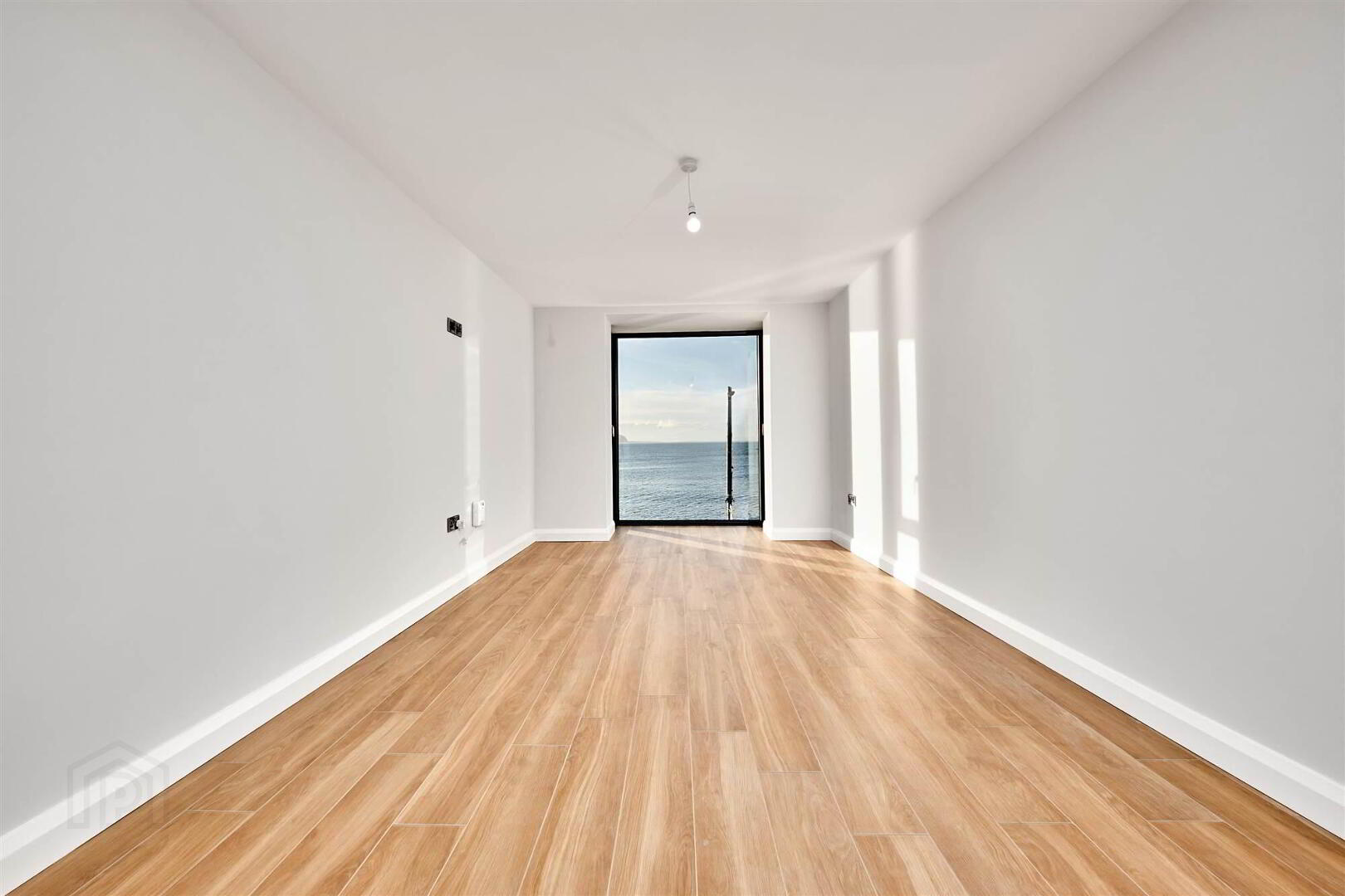 Apartment 3 17 The Promenade 9 of 18