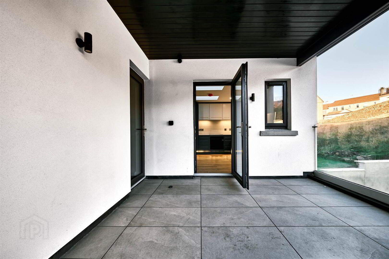 Apartment 3 17 The Promenade 13 of 18