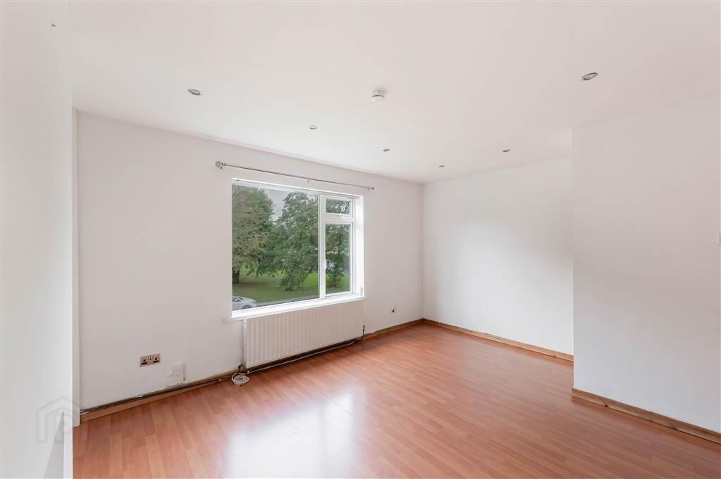 108b Inishowen Drive 6 of 17