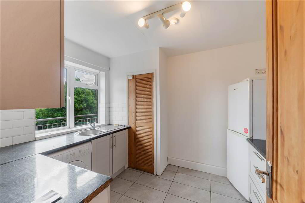 108b Inishowen Drive 8 of 17