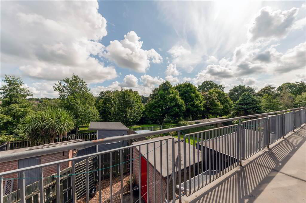 108b Inishowen Drive 3 of 17